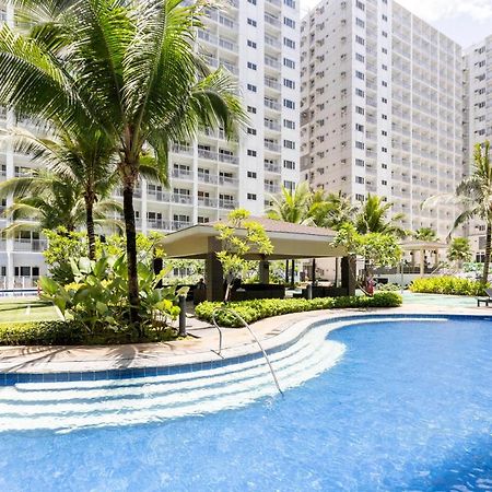 Staycation At Shore - Direct Pool มะนิลา ภายนอก รูปภาพ